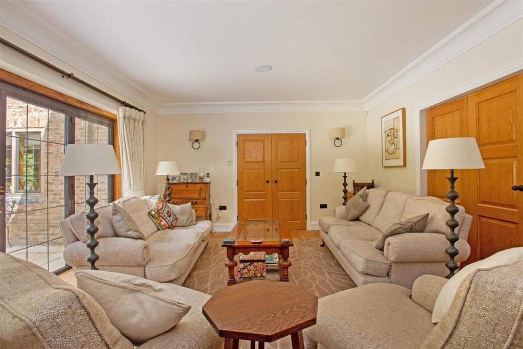 Verona, Blundel Lane fpz301892 (36).jpg