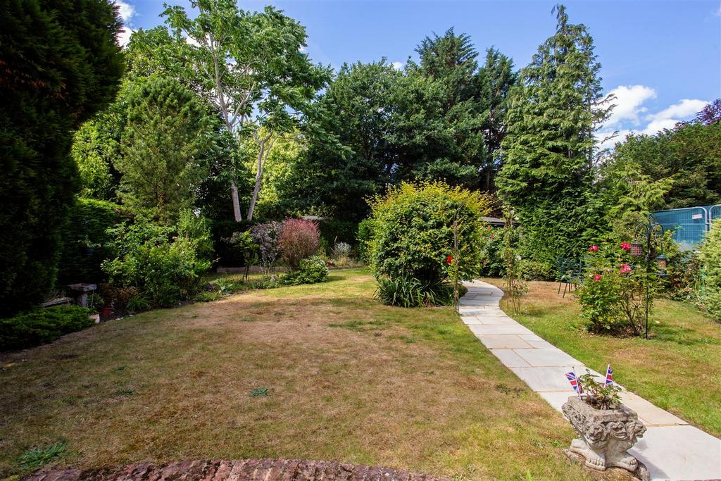 Verona, Blundel Lane fpz301892 (60).jpg