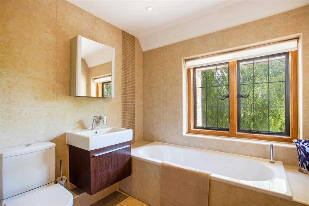 Verona, Blundel Lane fpz301892 (46).jpg