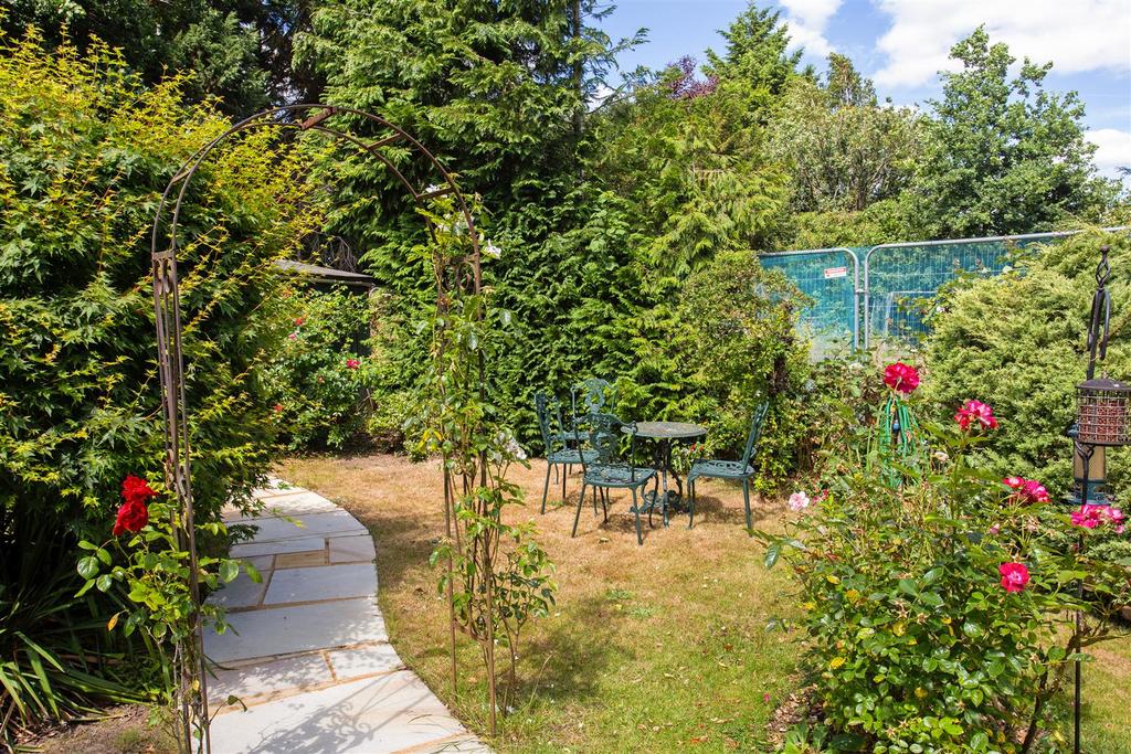 Verona, Blundel Lane fpz301892 (58).jpg