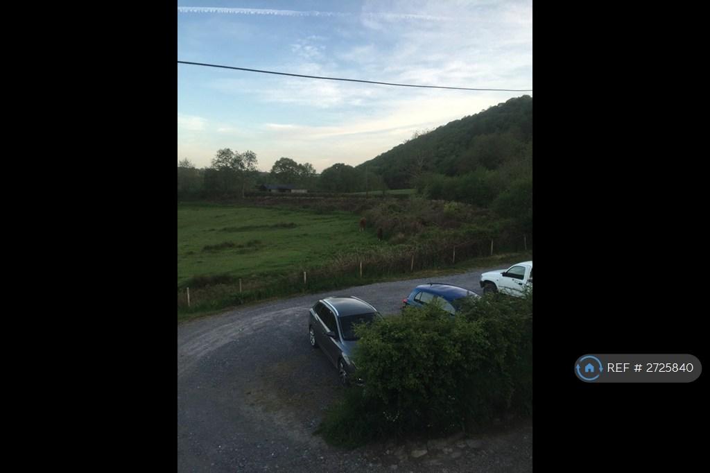 Shared Car Park With The Neighbours .