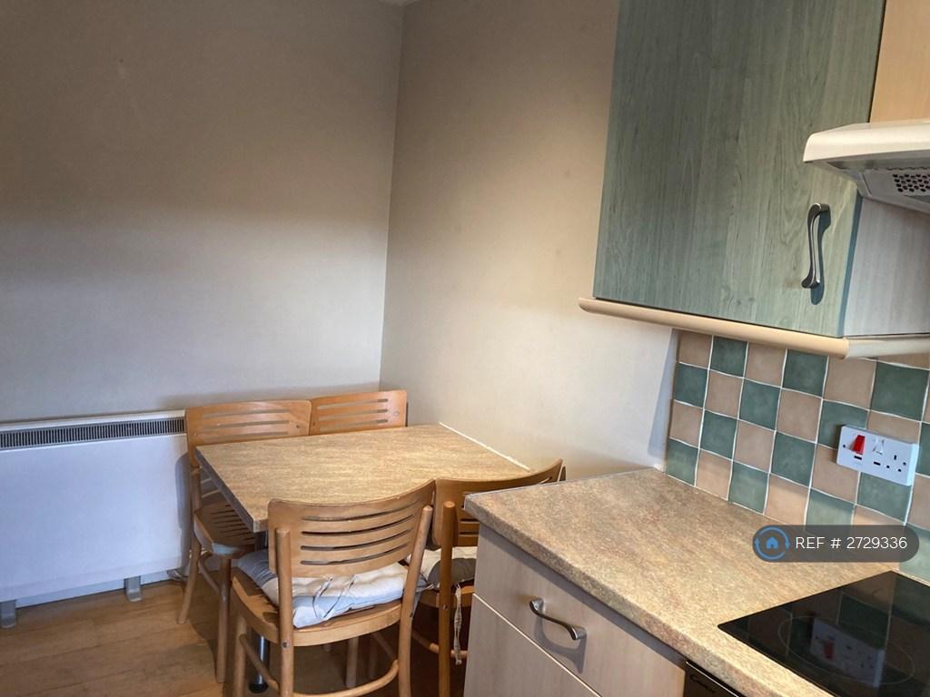 Kitchen/ Dining Area