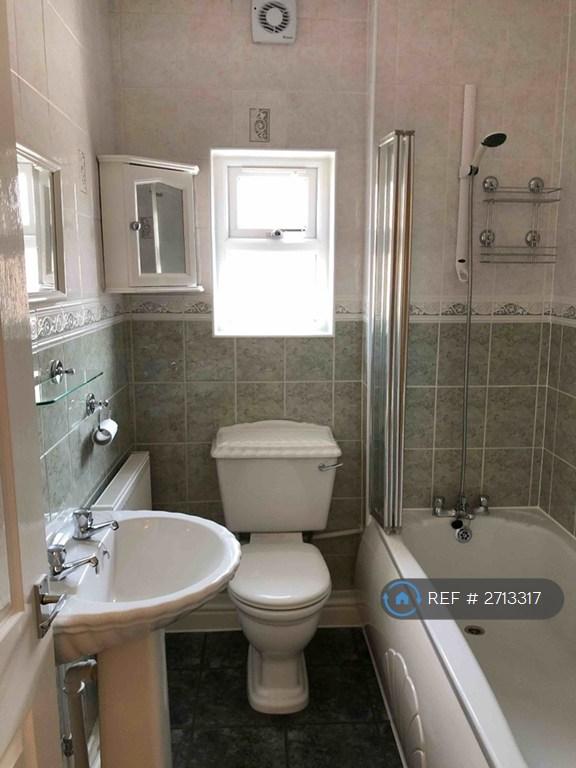 Bathroom With Storage Units Including 2 x Mirrors