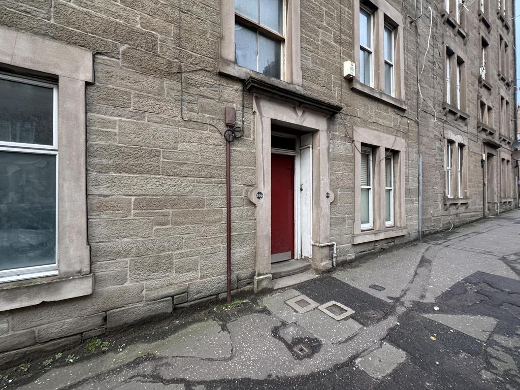 192 1/R Strathmartine Road, Dundee, DD3 8 DG