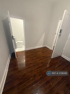 2 bedroom flat to rent, Derby Street, Burton-On-Trent, DE14