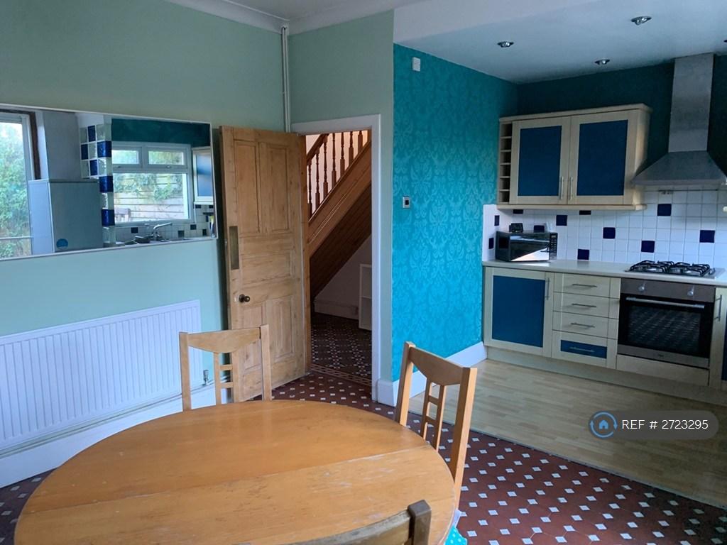 Dining/Kitchen