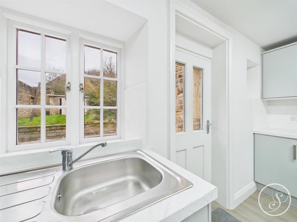 CAM02071 G0-PR0778-STILL006.jpg