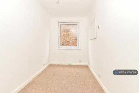 2 bedroom flat to rent, Barden Road, Tonbridge, TN9