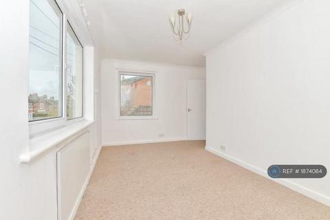 2 bedroom flat to rent, Barden Road, Tonbridge, TN9