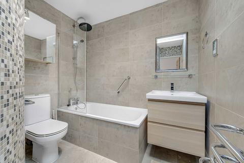 3 bedroom end of terrace house to rent, Linden Gardens, London W2