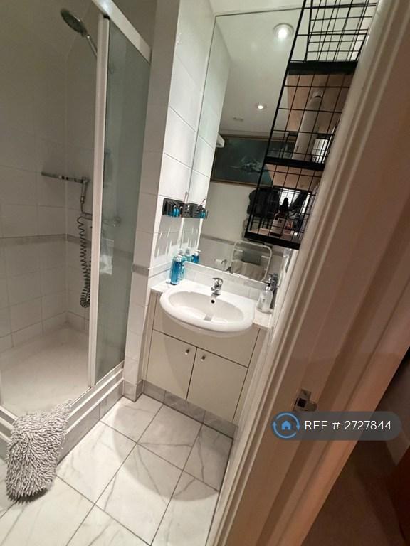 Private Shower Room