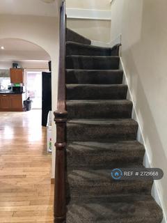 1 bedroom in a house share to rent, Heath Road, Hounslow, TW3
