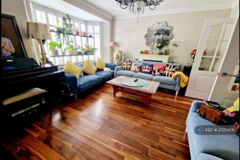 undefined, Pennine Drive, London, NW2