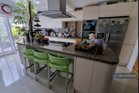 undefined, Pennine Drive, London, NW2