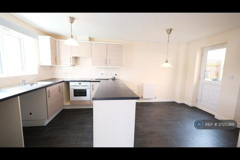 3 bedroom semi-detached house to rent, Webley Grove, Woodsetton, Dudley, DY1