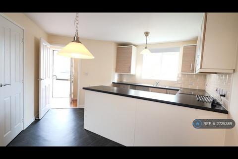 3 bedroom semi-detached house to rent, Webley Grove, Woodsetton, Dudley, DY1