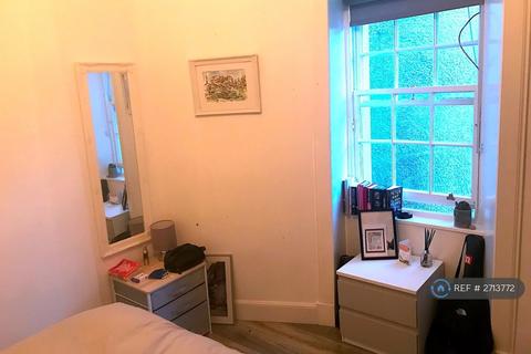 2 bedroom flat to rent, Gardner's Crescent, Edinburgh, EH3