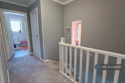 3 bedroom semi-detached house to rent, Malthouse Drive, Grays, RM17