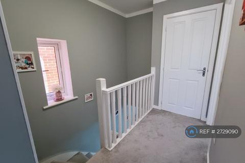 3 bedroom semi-detached house to rent, Malthouse Drive, Grays, RM17