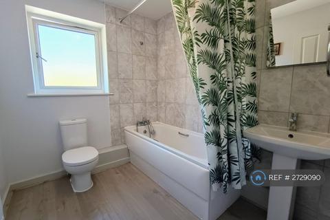 3 bedroom semi-detached house to rent, Malthouse Drive, Grays, RM17