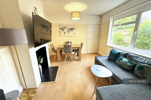 2 bedroom maisonette to rent, Kenilworth Road, Ashford, TW15