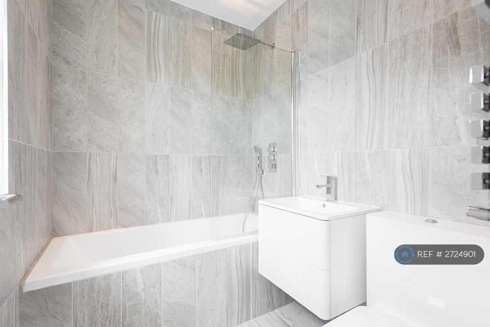 1st Floor Bathroom