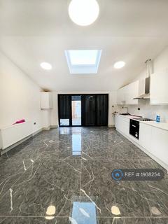 3 bedroom flat to rent, Mannock Road, London, N22