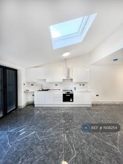 3 bedroom flat to rent, Mannock Road, London, N22