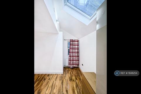 3 bedroom flat to rent, Mannock Road, London, N22