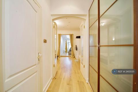 2 bedroom flat to rent, Upper Perk Road, London, NW3