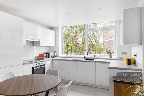 undefined, Pickwick Court, London, SE9
