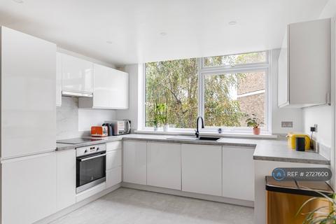 undefined, Pickwick Court, London, SE9