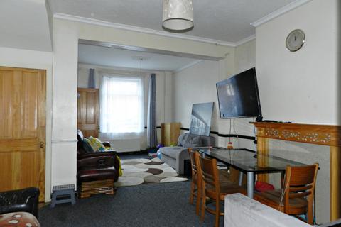 3 bedroom terraced house for sale, Swanfield Road, Waltham Cross EN8