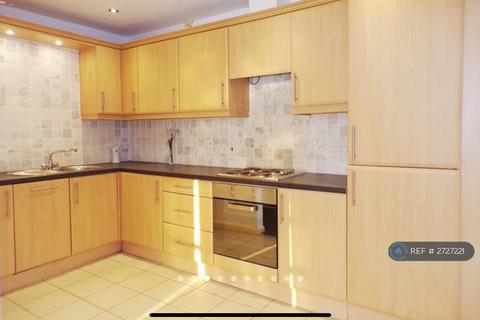 2 bedroom flat to rent, Lyme Place, Dukinfield, SK16
