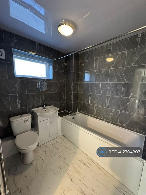 Master Bathroom - First Floor