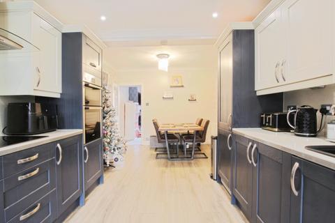 3 bedroom end of terrace house for sale, Princes Avenue, Hedon, Hull, HU12 8DH
