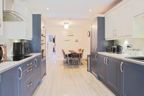 3 bedroom end of terrace house for sale, Princes Avenue, Hedon, Hull, HU12 8DH