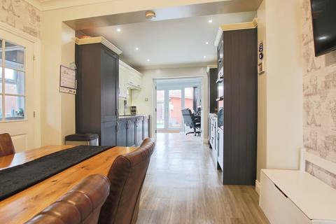 3 bedroom end of terrace house for sale, Princes Avenue, Hedon, Hull, HU12 8DH
