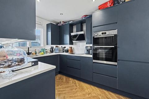 4 bedroom townhouse for sale, Thorney Hall Close, Stowmarket, IP14