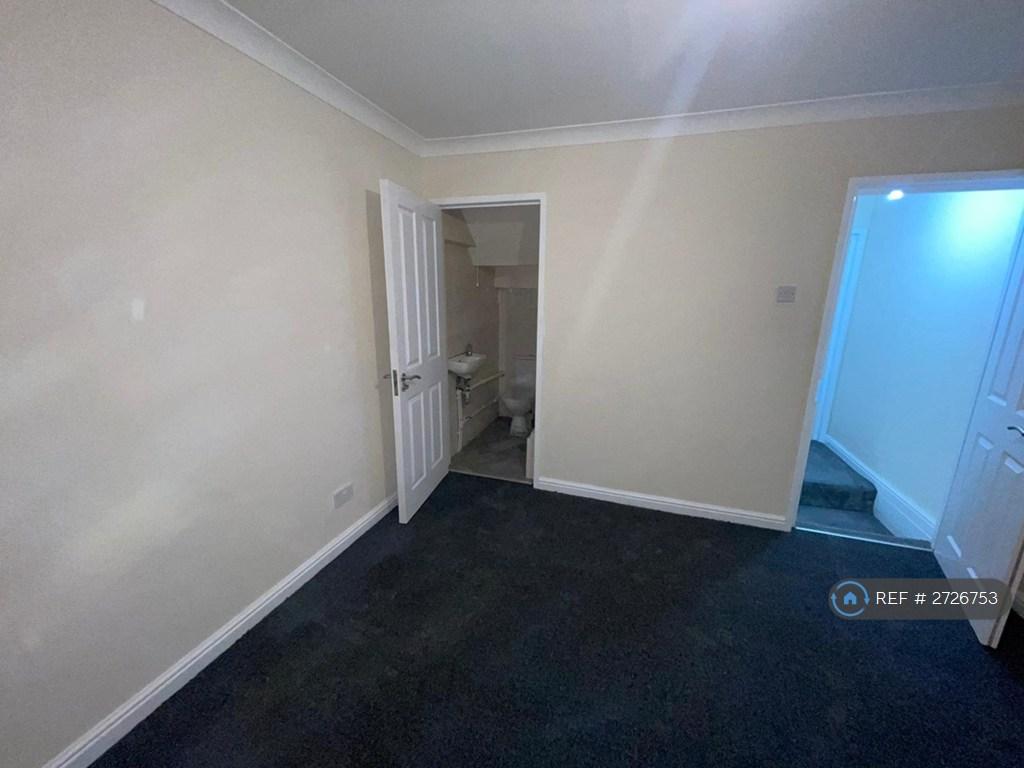 Bedroom 1 (Front)
