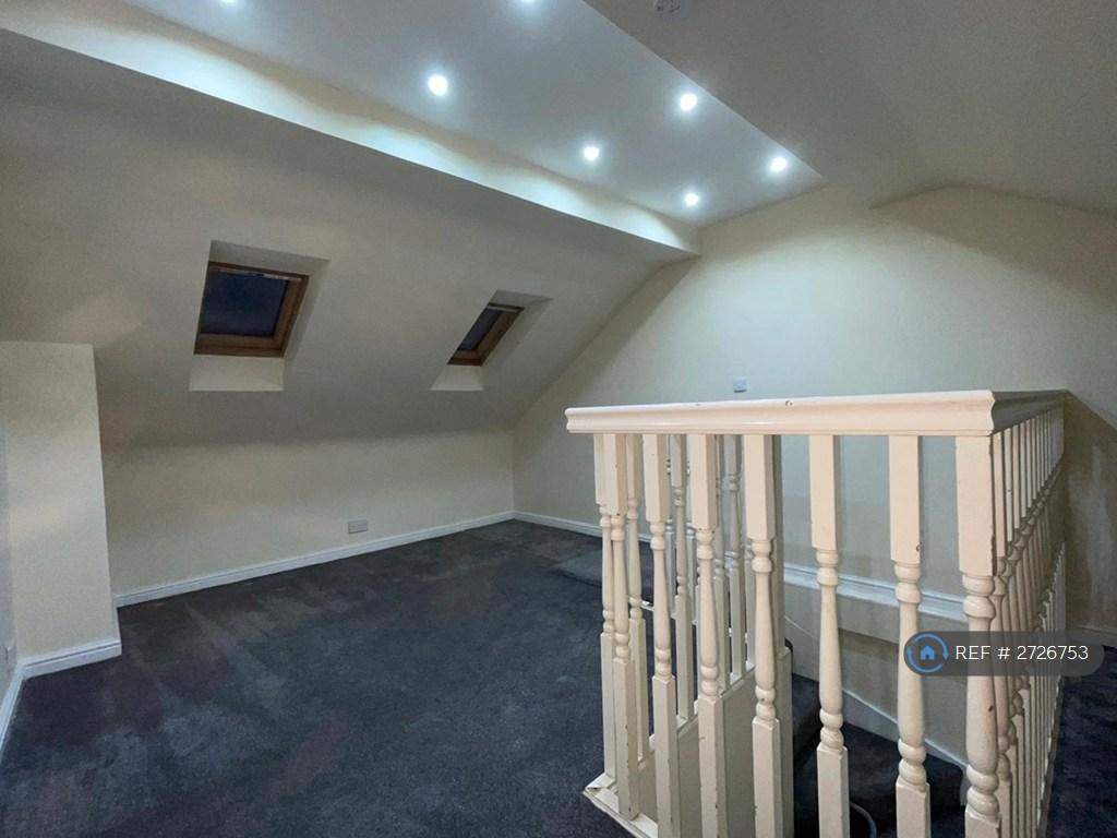 Loft Bedroom (3)