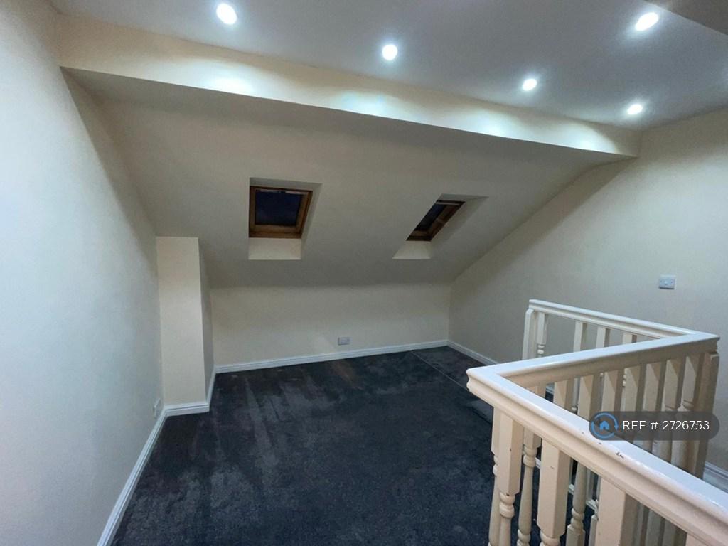 Loft Bedroom (3)