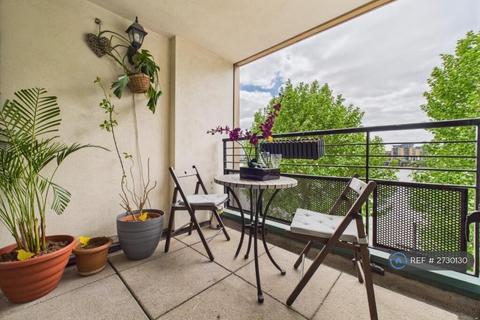 undefined, Chart House, London, E14