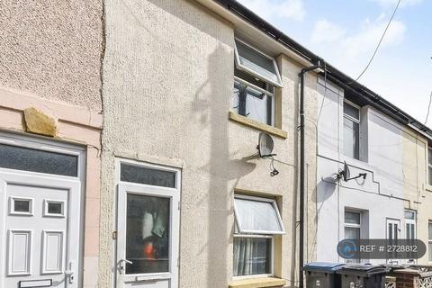 2 bedroom terraced house to rent, Wyndham Road, Dover, CT17