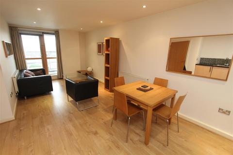 2 bedroom flat to rent, St James Quay, Brewery Wharf