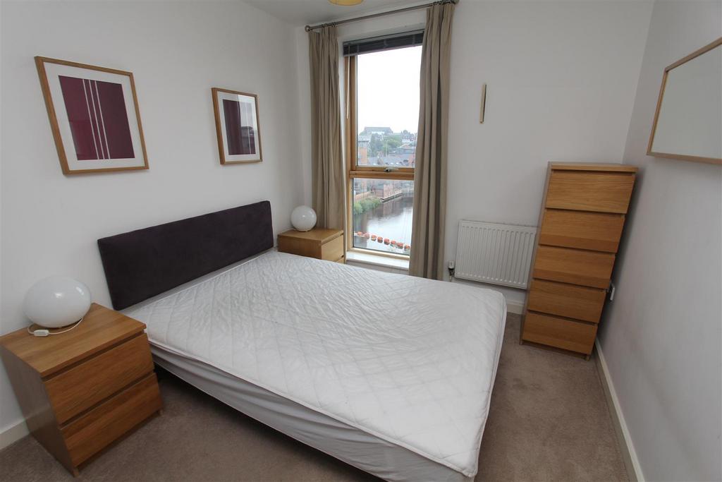 Bed 1.JPG