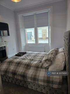 3 bedroom flat to rent, High Street, North Berwick, EH39