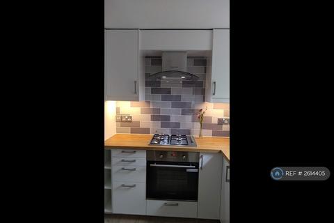 2 bedroom terraced house to rent, Andover Close, Feltham, TW14