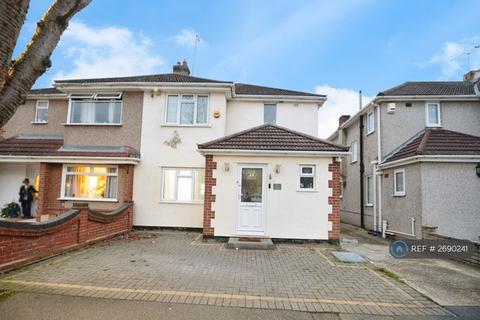 undefined, Ambleside Avenue, Hornchurch, RM12