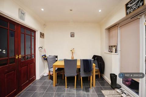 undefined, Ambleside Avenue, Hornchurch, RM12